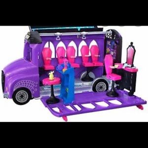 selling Monster high dolls,bus,school,giant doll